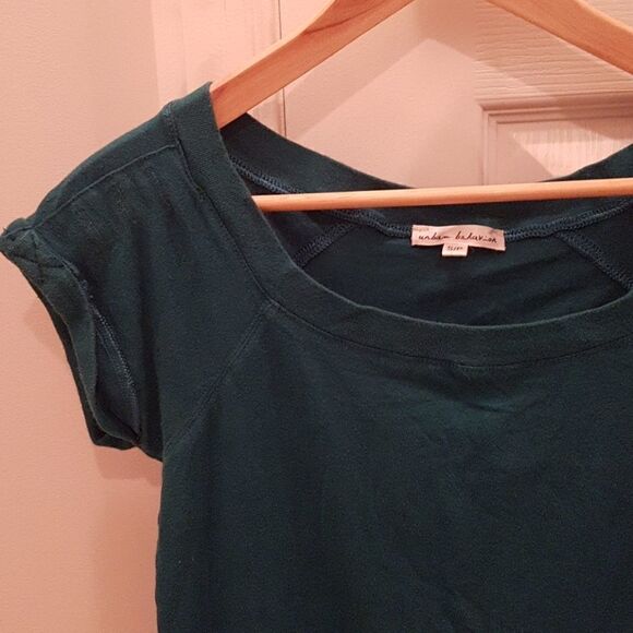 3/$20 Urban Behavior sz S green top woman - Picture 4 of 5